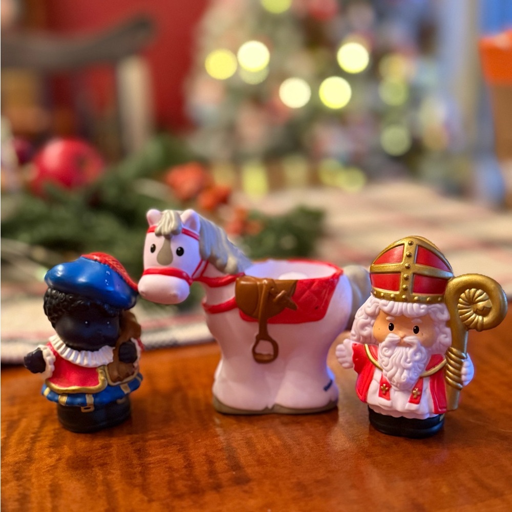 Little people Dutch Sinterklaas set from the Netherlands. 3 pieces